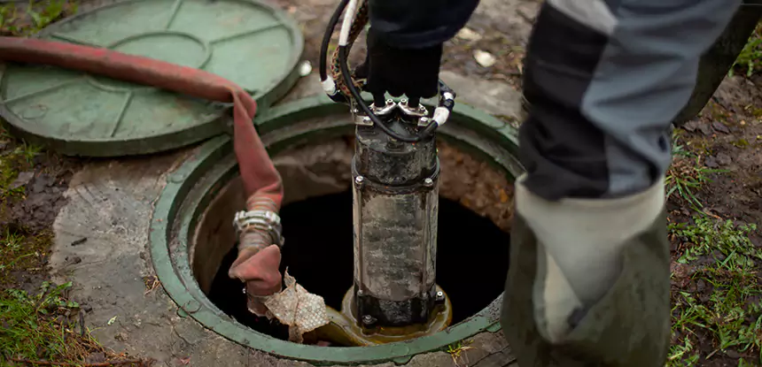 Professional Sewage Cleanup Services in Suwanee, GA